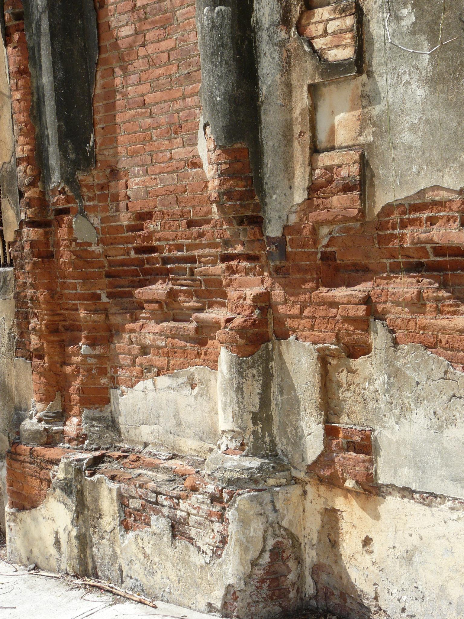 Edificio abandonado en la Avenida González Clemente - Ponce - 2012 00013